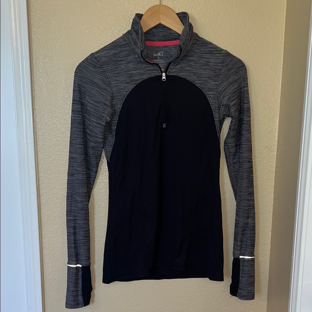 Lukka Black and Gray Long Sleeve Top